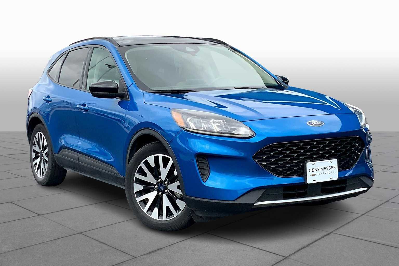 2020 Ford Escape SE Sport Hybrid photo 2