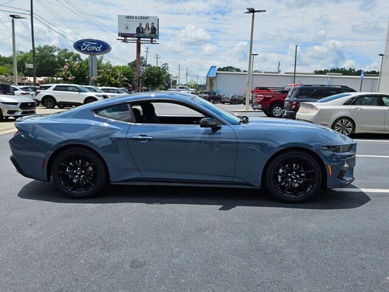2025 Ford Mustang EcoBoost photo 10