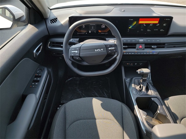 2025 Kia K4 LXS photo 24