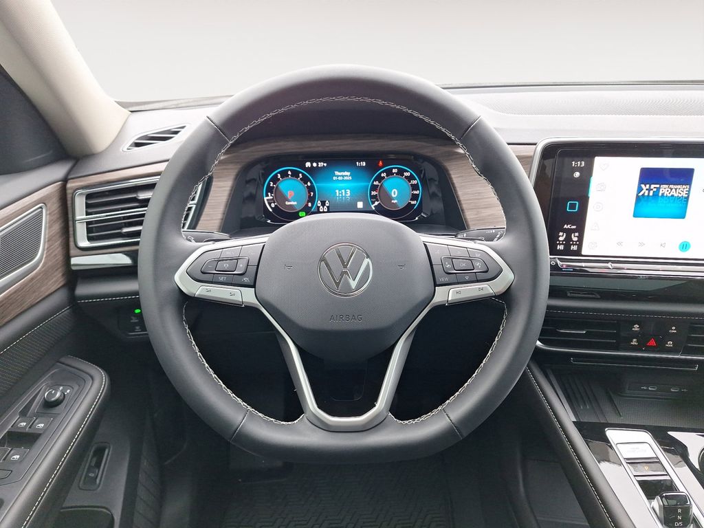 2025 Volkswagen Atlas SEL photo 11