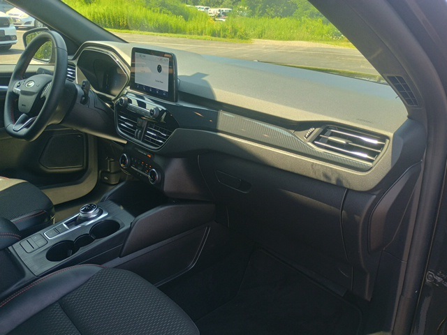 2025 Ford Escape ST-Line photo 16