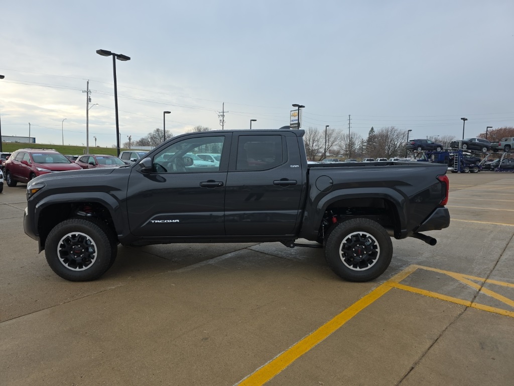 2025 Toyota Tacoma photo 3