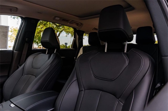 2025 Infiniti QX60 Pure photo 9
