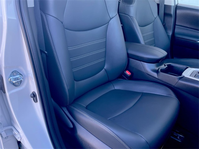 2025 Toyota RAV4 XLE Premium photo 15