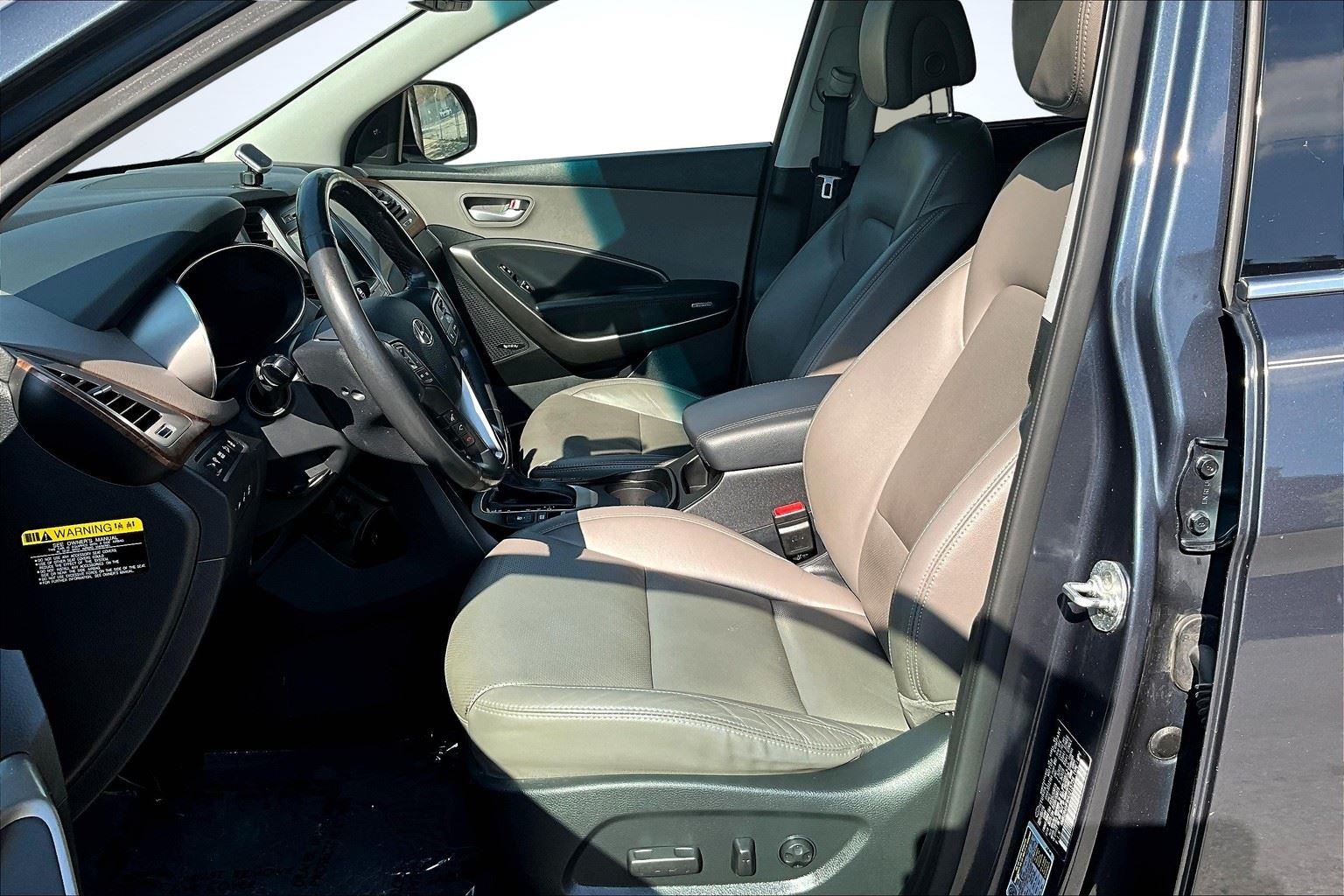 2017 Hyundai Santa Fe Limited Ultimate photo 22