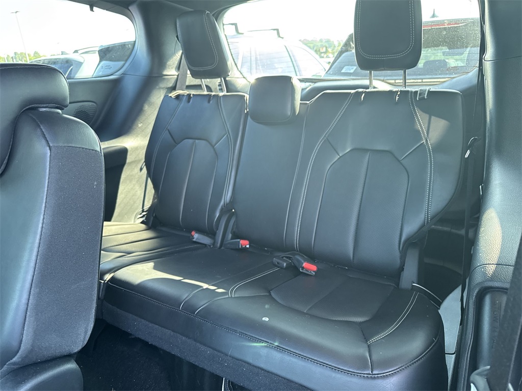 2024 Chrysler Pacifica Touring L photo 26