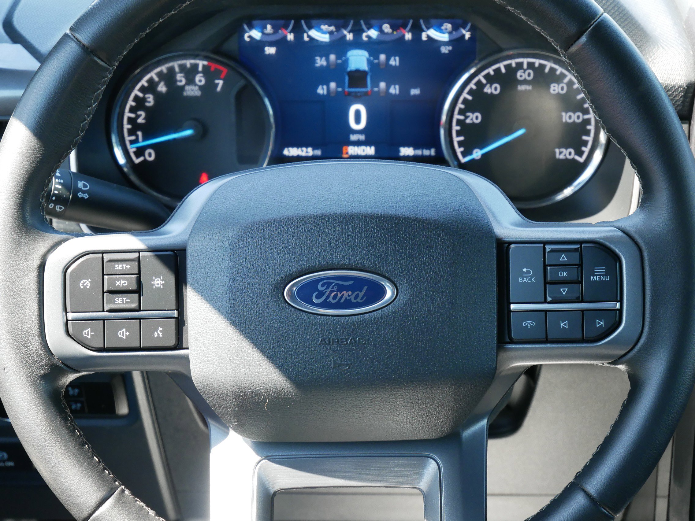 2023 Ford F-150 XLT photo 17