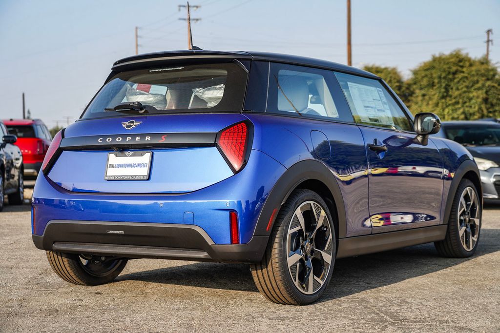 2025 Mini Cooper 2 Door Hardtop Signature photo 8