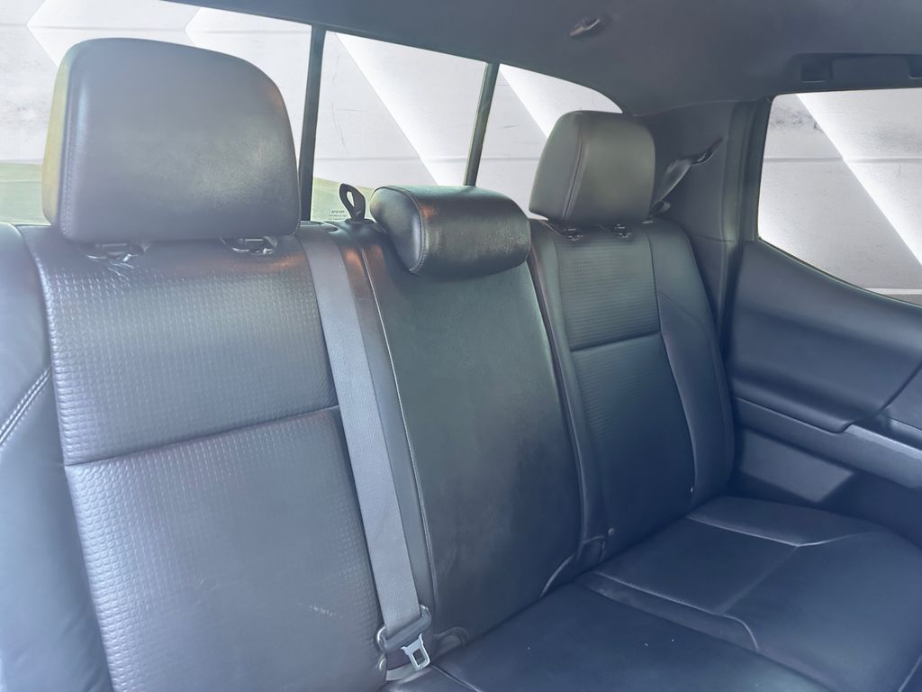 2021 Toyota Tacoma TRD Off-Road photo 16