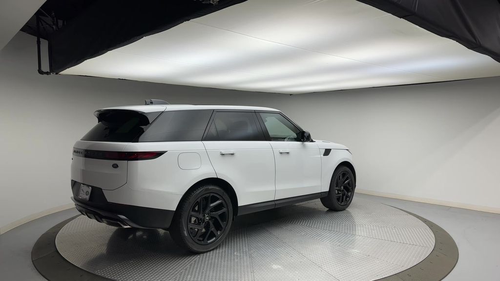 2023 Land Rover Range Rover Sport SE photo 8