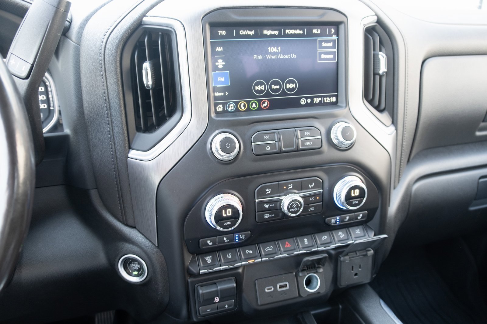 2023 Gmc Sierra 3500 HD Denali photo 3