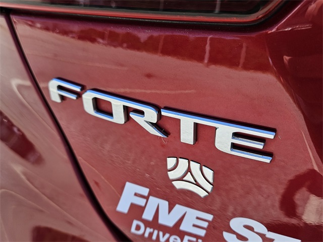 2021 Kia Forte LXS photo 11