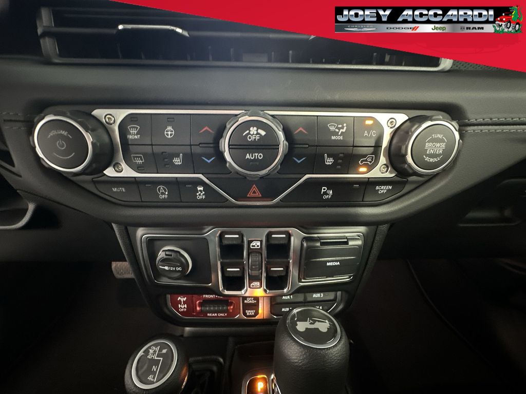 2025 Jeep Wrangler Rubicon photo 19