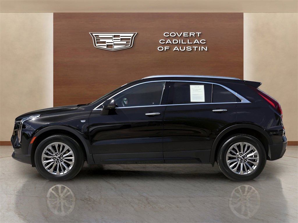 2025 Cadillac XT4 Premium Luxury photo 2