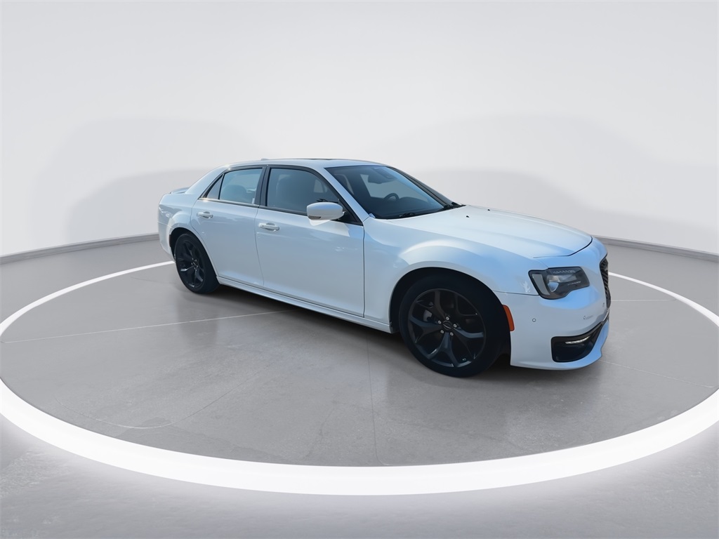 2022 Chrysler 300 S photo 2
