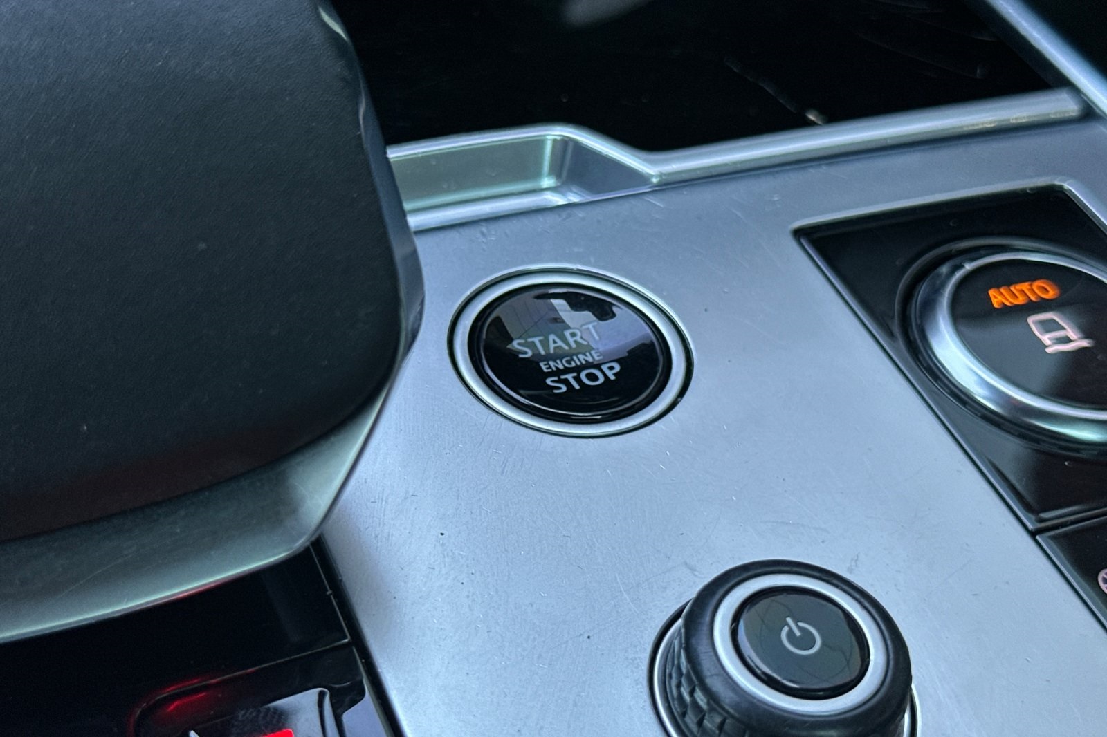 2023 Land Rover Range Rover SE photo 25
