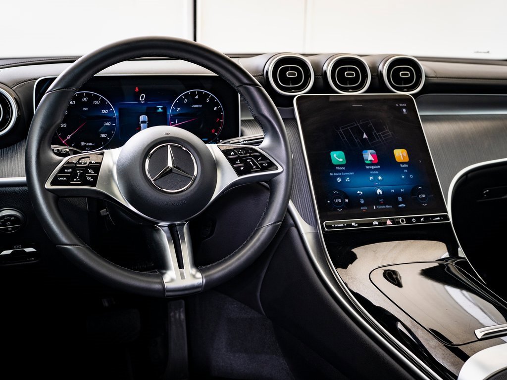2025 Mercedes Benz GLC 300 4MATIC photo 4