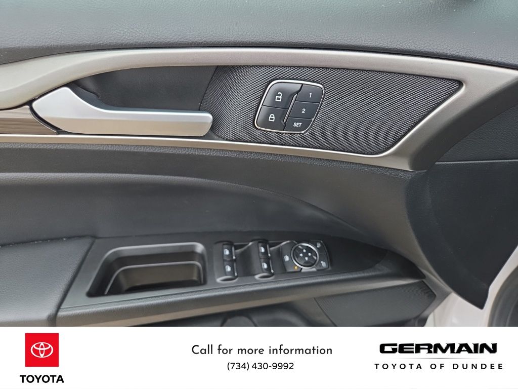 2018 Ford Fusion SE photo 17