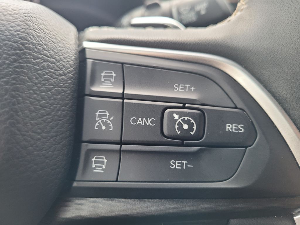 2024 Jeep Grand Cherokee Altitude photo 14
