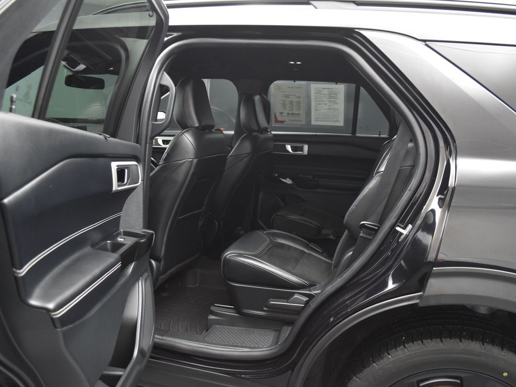 2021 Ford Explorer ST photo 21