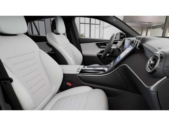 2026 Mercedes Benz GLC 300 4MATIC photo 4