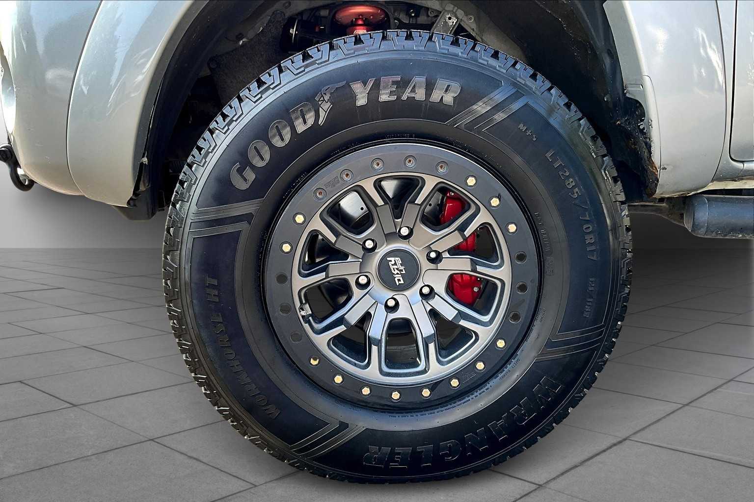 2011 Toyota Tacoma photo 9