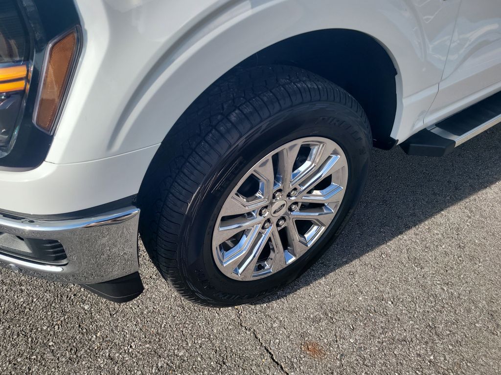 2025 Ford F-150 XLT photo 9