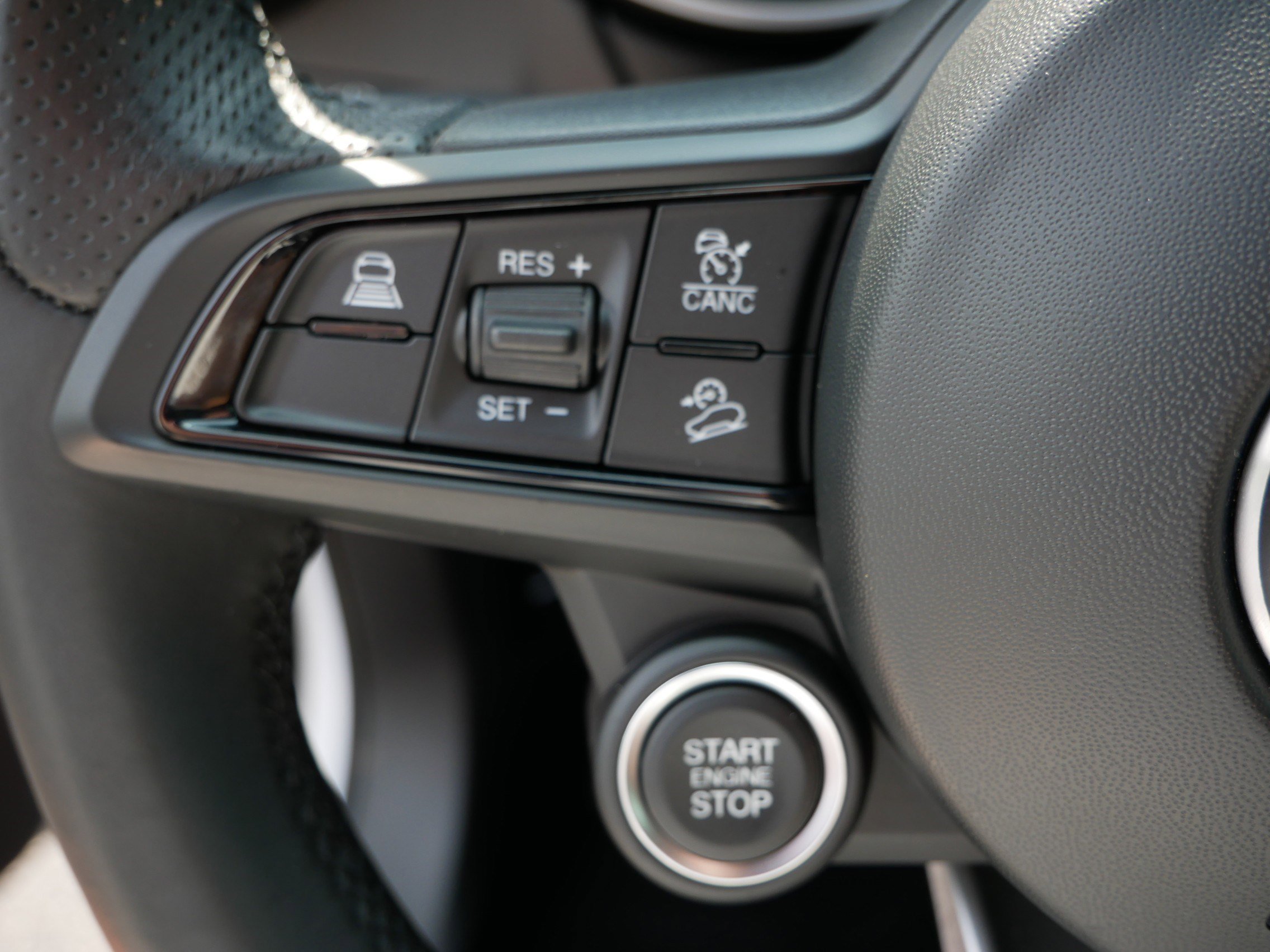2023 Alfa Romeo Stelvio Ti photo 24