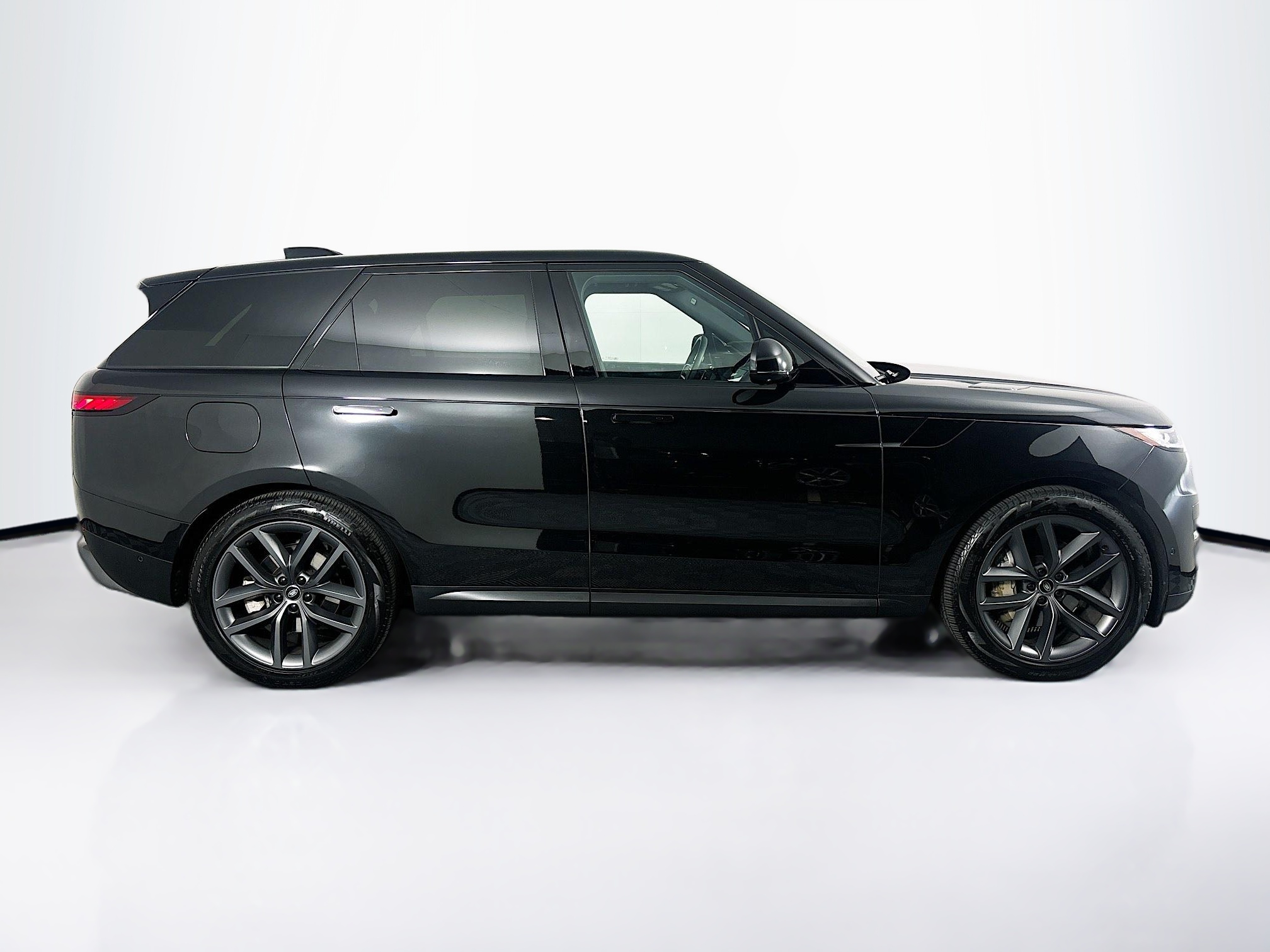 2025 Land Rover Range Rover Sport SE photo 4