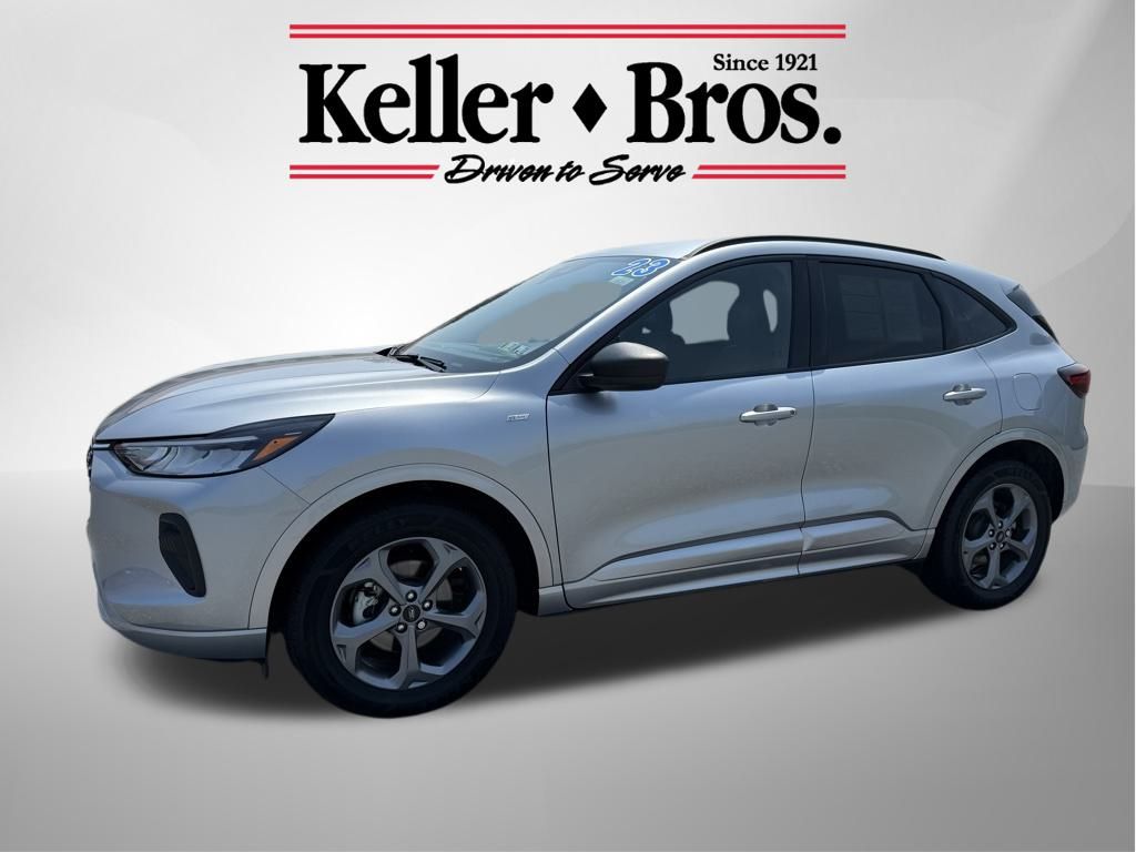 2023 Ford Escape ST-Line photo 2