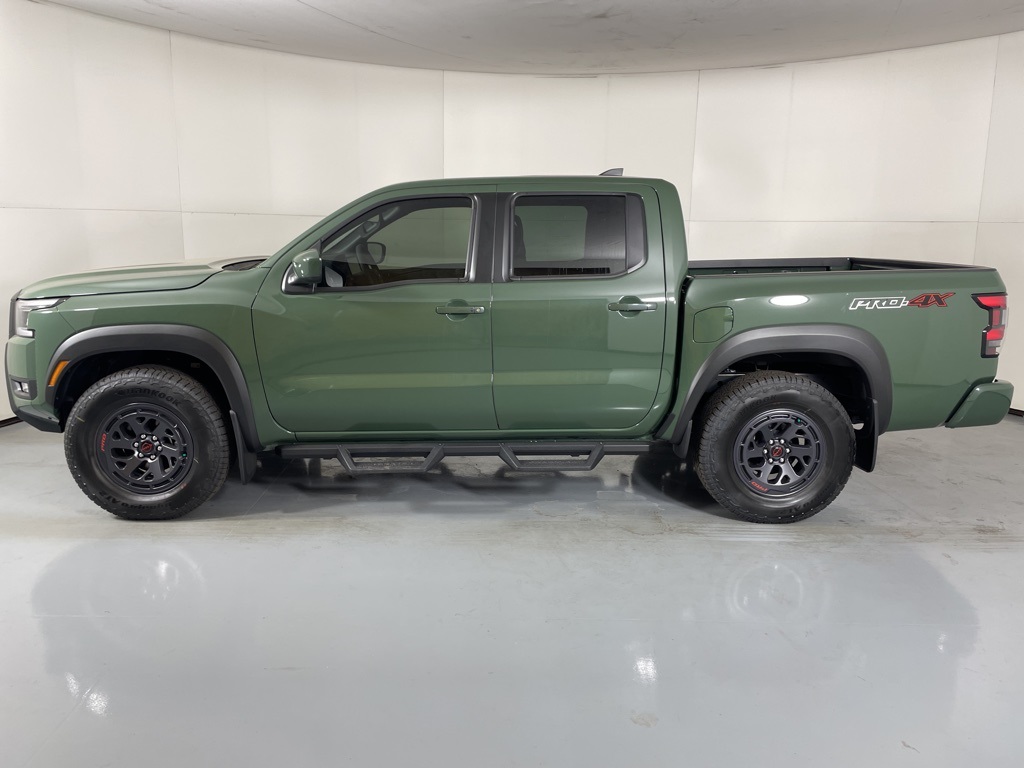 2025 Nissan Frontier Crew Cab PRO-4X photo 3