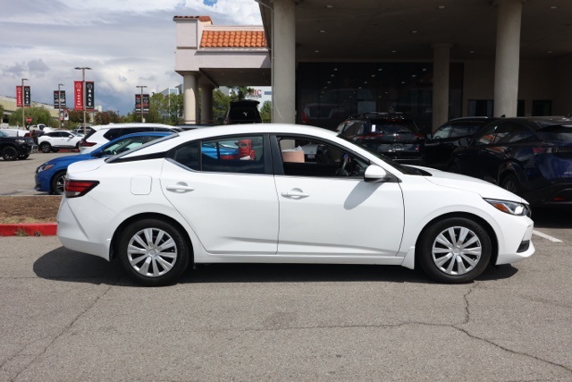 2022 Nissan Sentra S photo 2