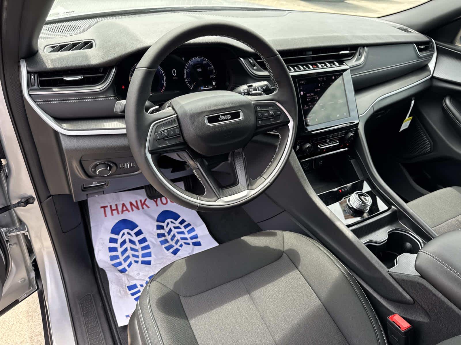 2025 Jeep Grand Cherokee Laredo X photo 34