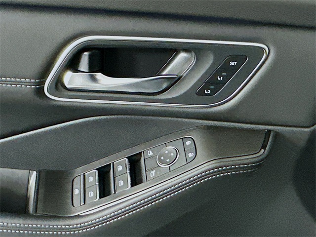 2026 Nissan Rogue Platinum photo 17