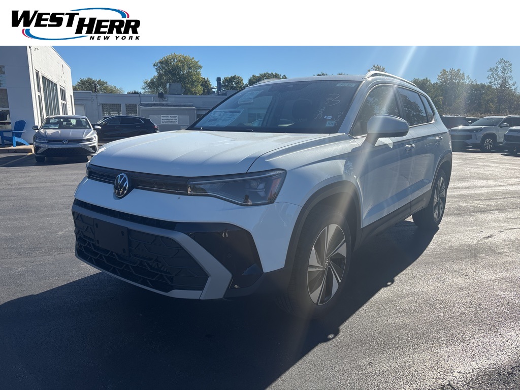 2025 Volkswagen Taos SE's photo