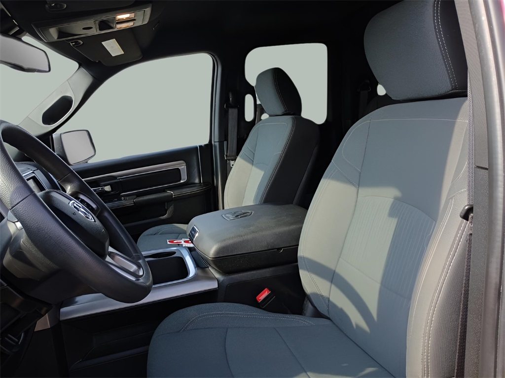 2022 Ram 1500 Classic Warlock photo 21