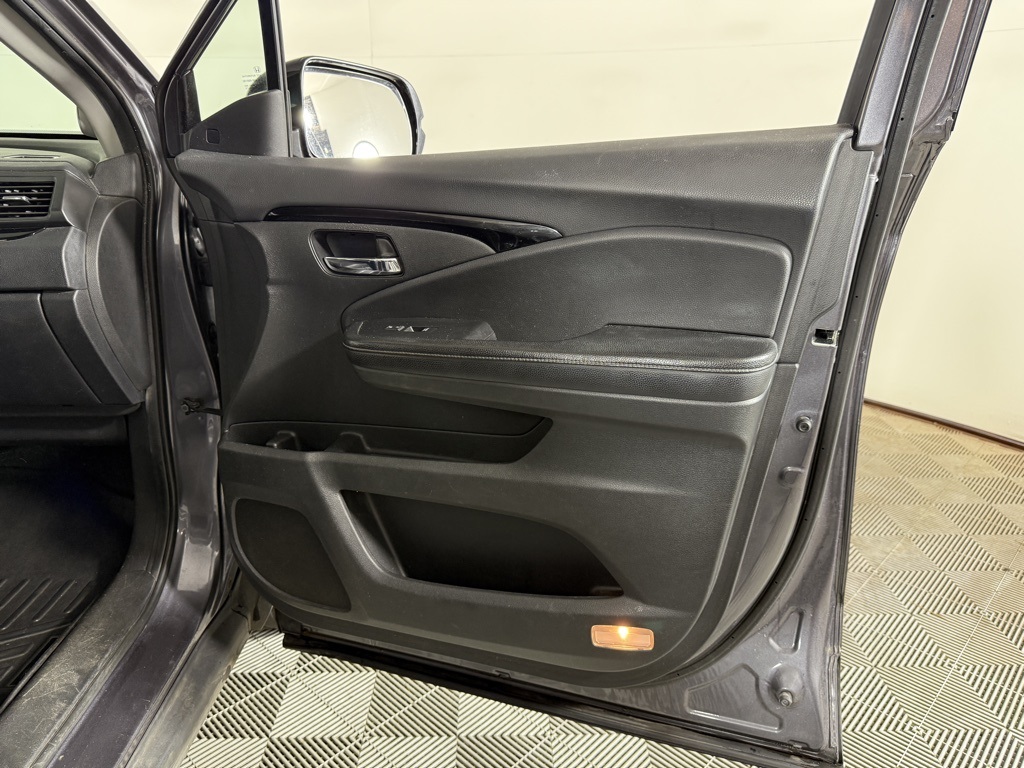 2019 Honda Ridgeline RTL-E photo 23