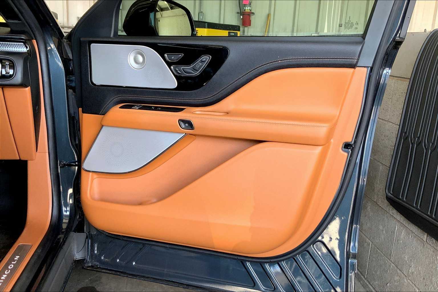 2023 Lincoln Aviator Black Label photo 20