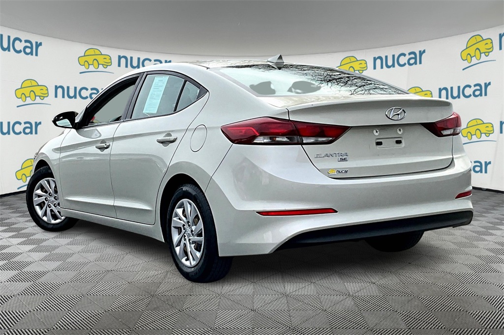 2017 Hyundai Elantra SE photo 4