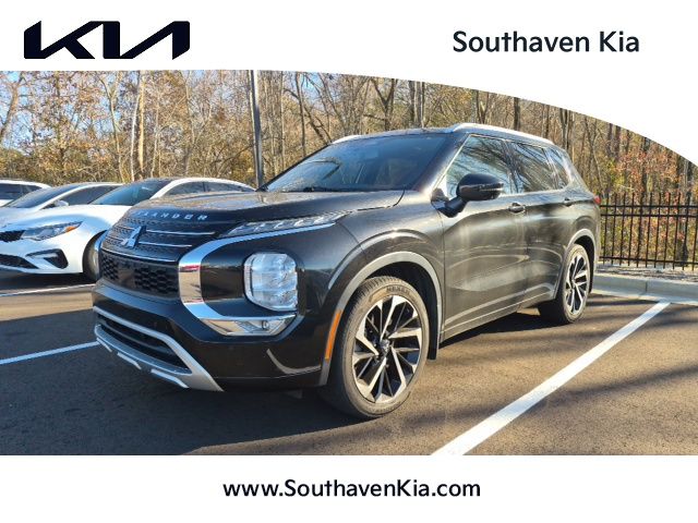 2022 Mitsubishi Outlander SEL's photo