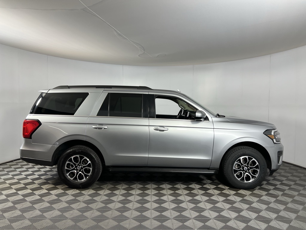 2024 Ford Expedition XLT photo 2