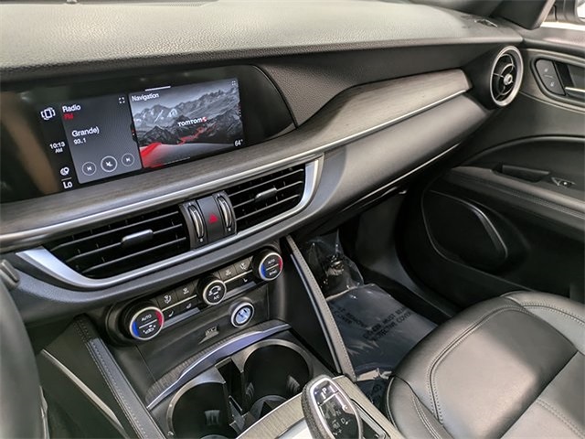 2022 Alfa Romeo Stelvio Ti photo 10