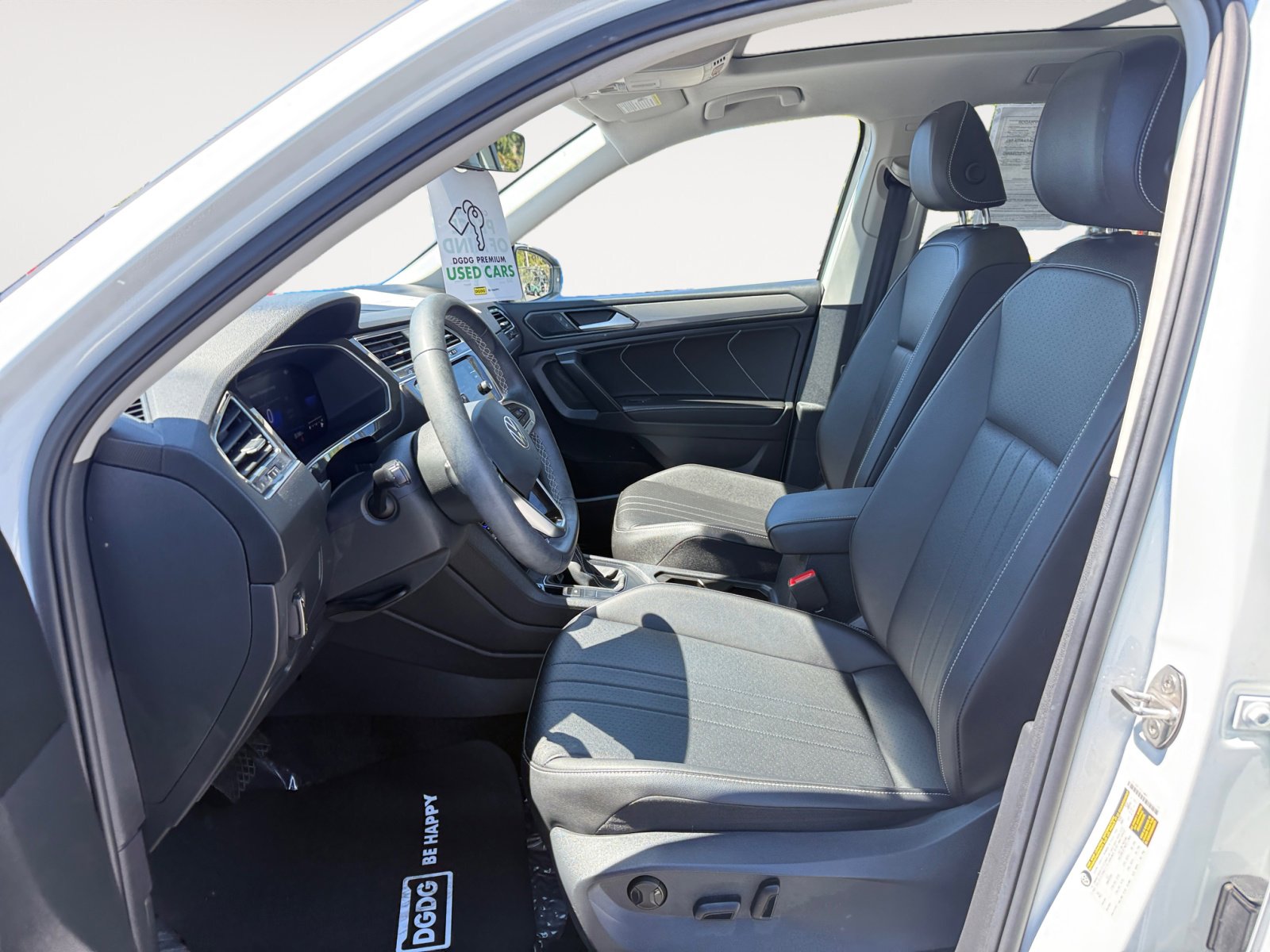 2022 Volkswagen Tiguan SE photo 10