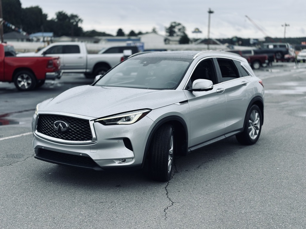 2021 Infiniti QX50 Essential photo 3