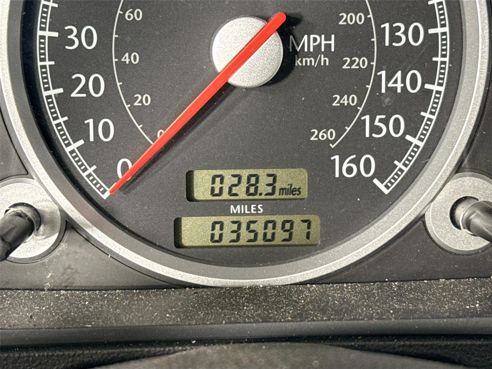 2005 Chrysler Crossfire photo 14