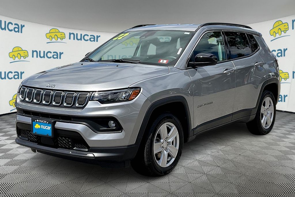 2022 Jeep Compass Latitude photo 3