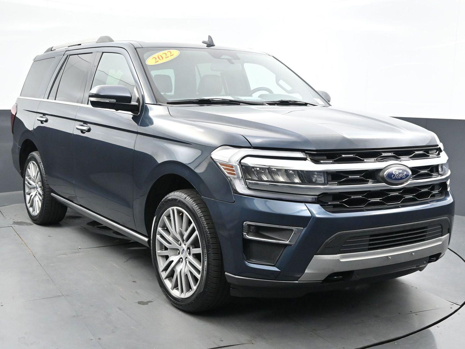2022 Ford Expedition Limited photo 2
