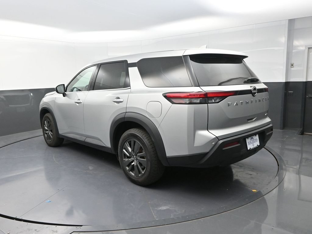 2022 Nissan Pathfinder S photo 4