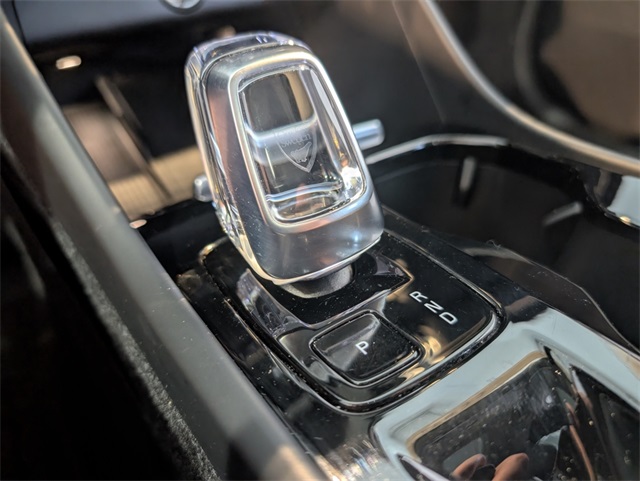 2023 Volvo XC40 Ultimate photo 25