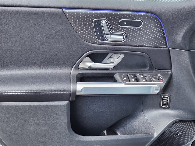 2026 Mercedes Benz GLB 250 4MATIC photo 9